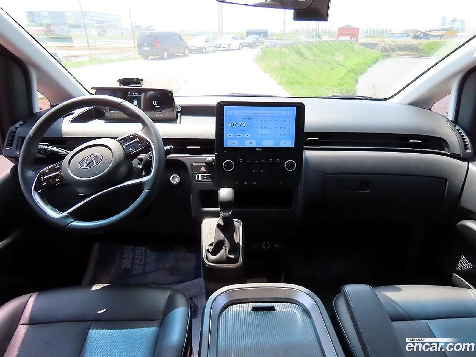 Hyundai Staria 2022 — 18