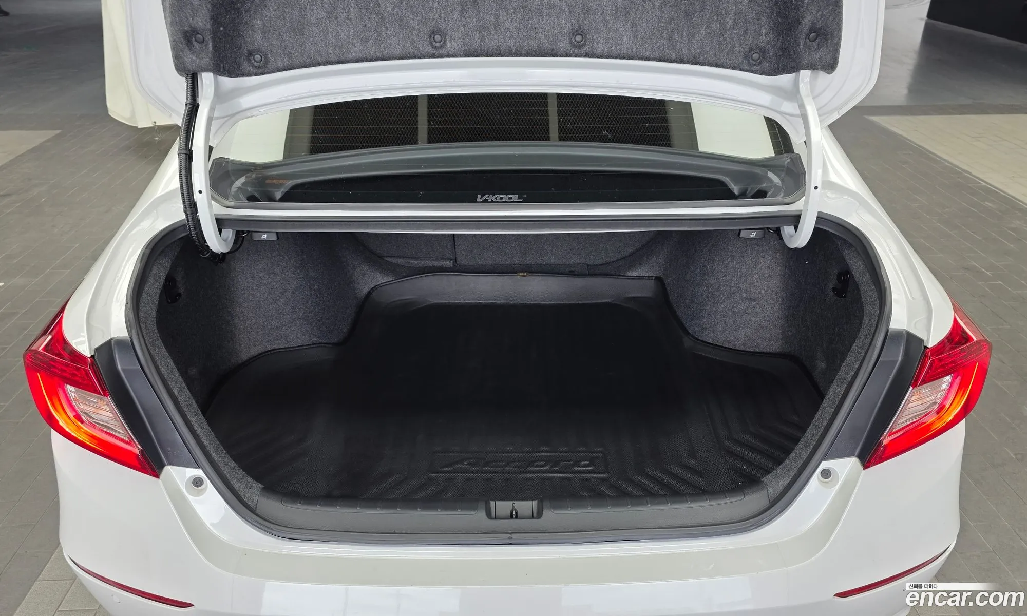 Honda Accord 10th Gen 2018 — 2