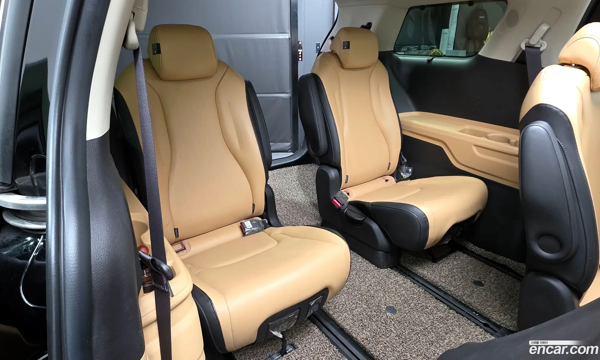 Kia Carnival 2020 KNANC81BBMS035214 — 12
