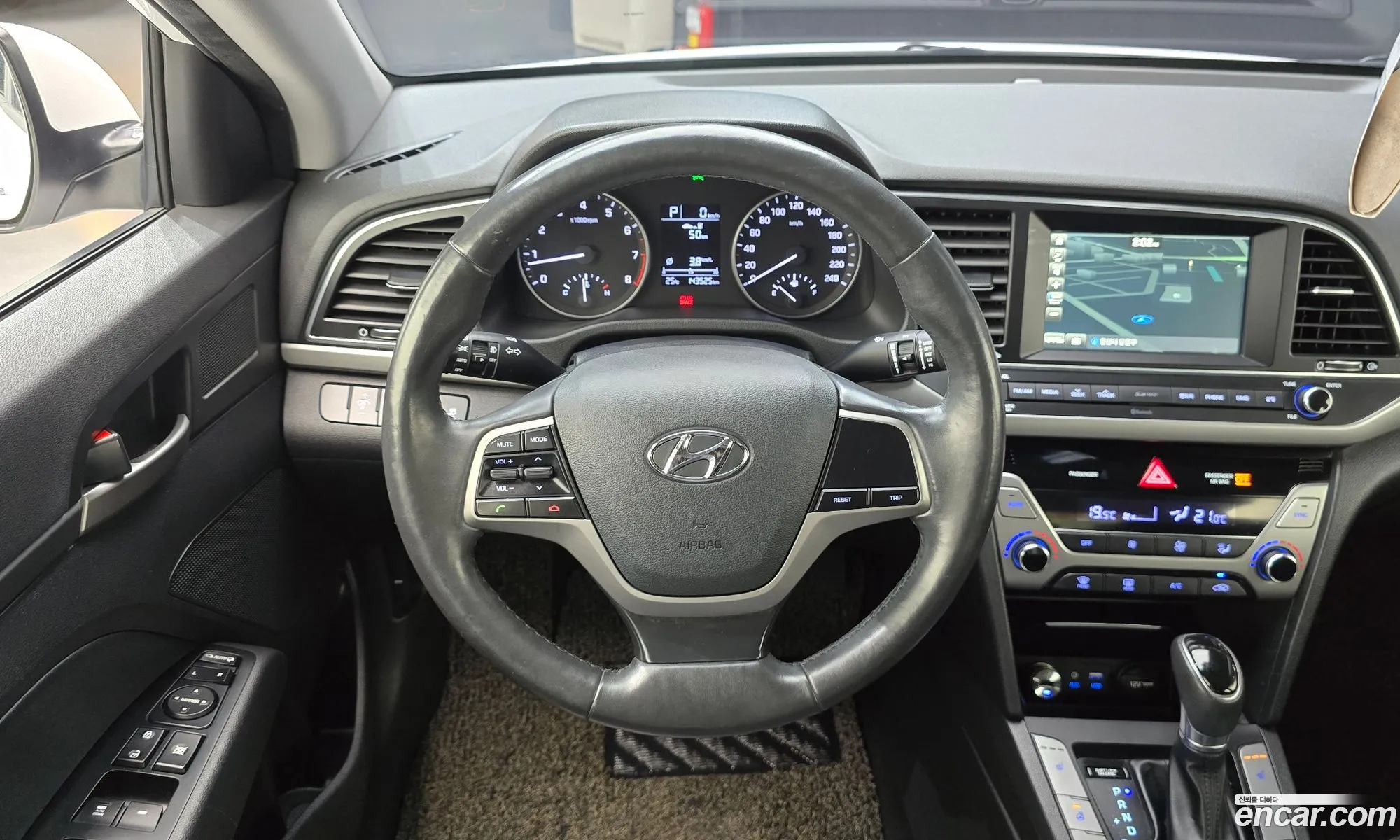 Hyundai Elantra AD 2016 KMHD741DBGU084776 — 13