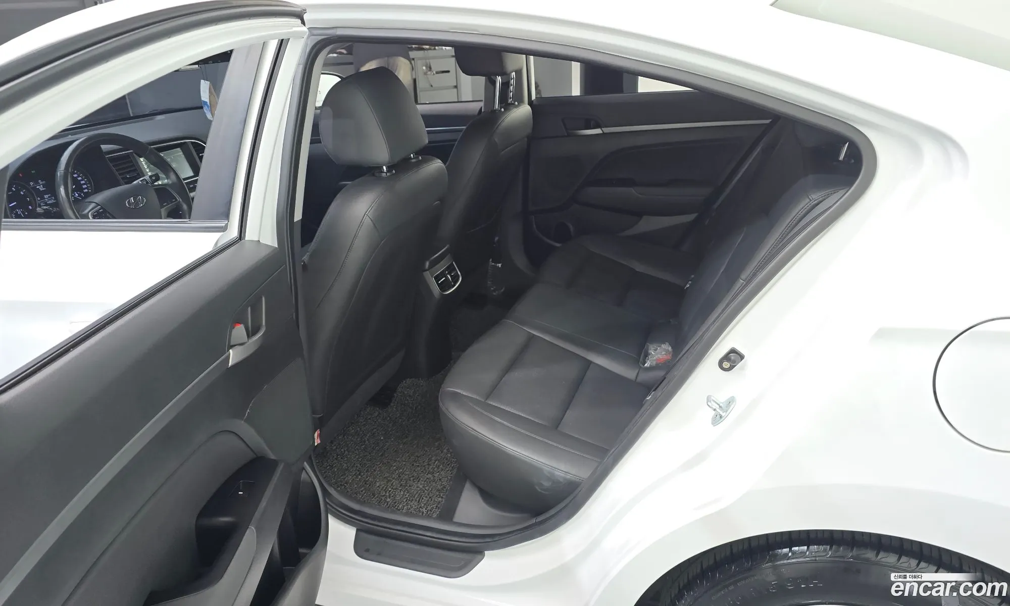 Hyundai Elantra AD 2016 KMHD741DBGU084776 — 5