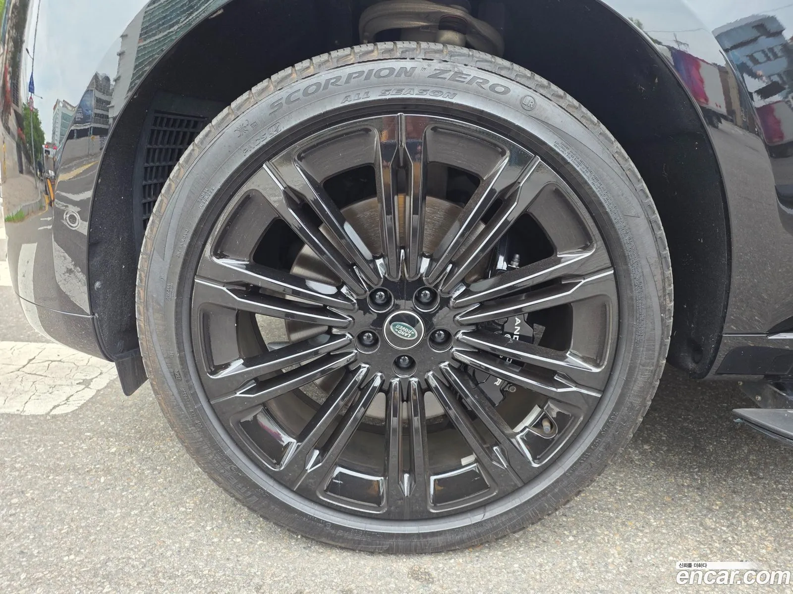 Land Rover Range Rover 2024 — 16