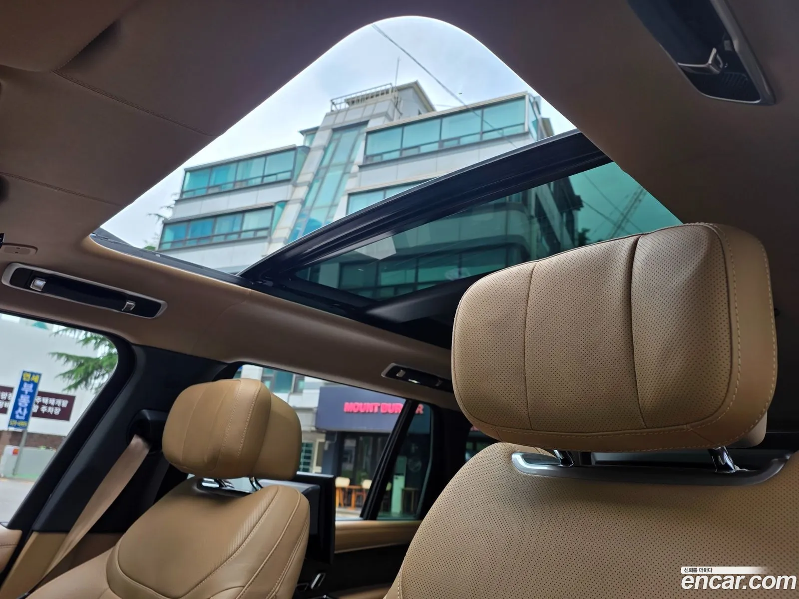 Land Rover Range Rover 2024 — 19