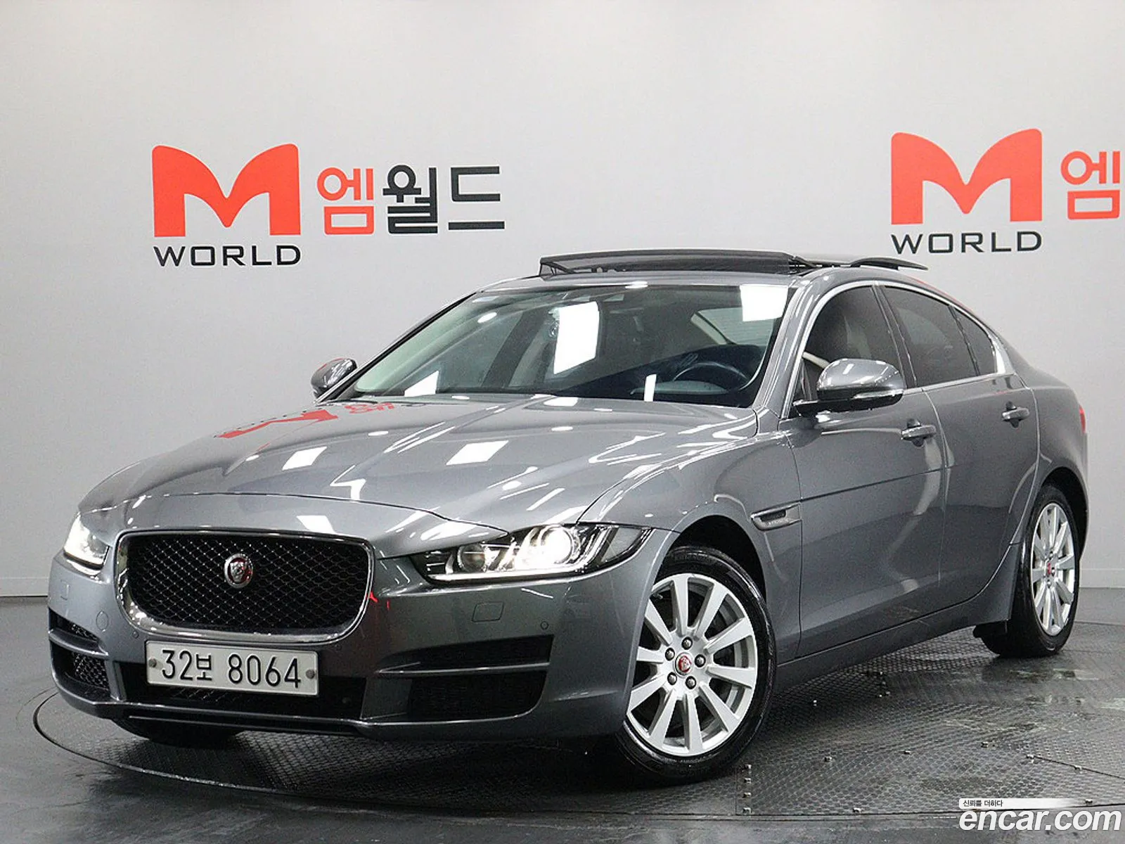 Jaguar XE 2018 — 20