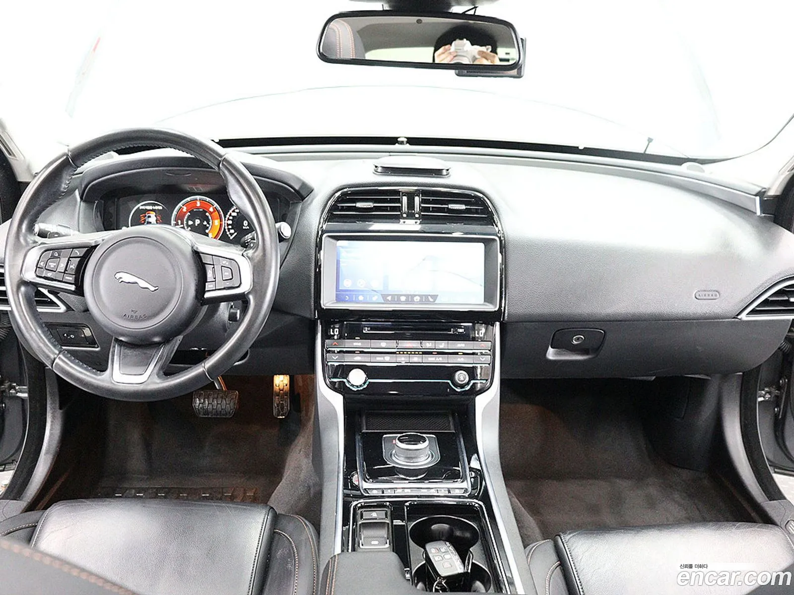 Jaguar XE 2018 — 4