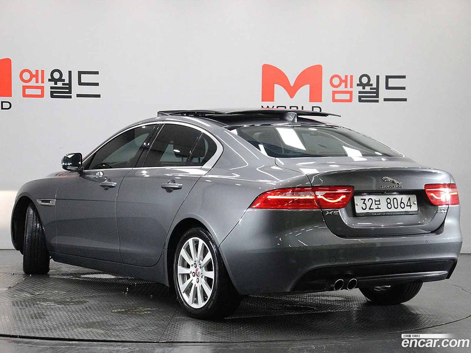 Jaguar XE 2018 — 8