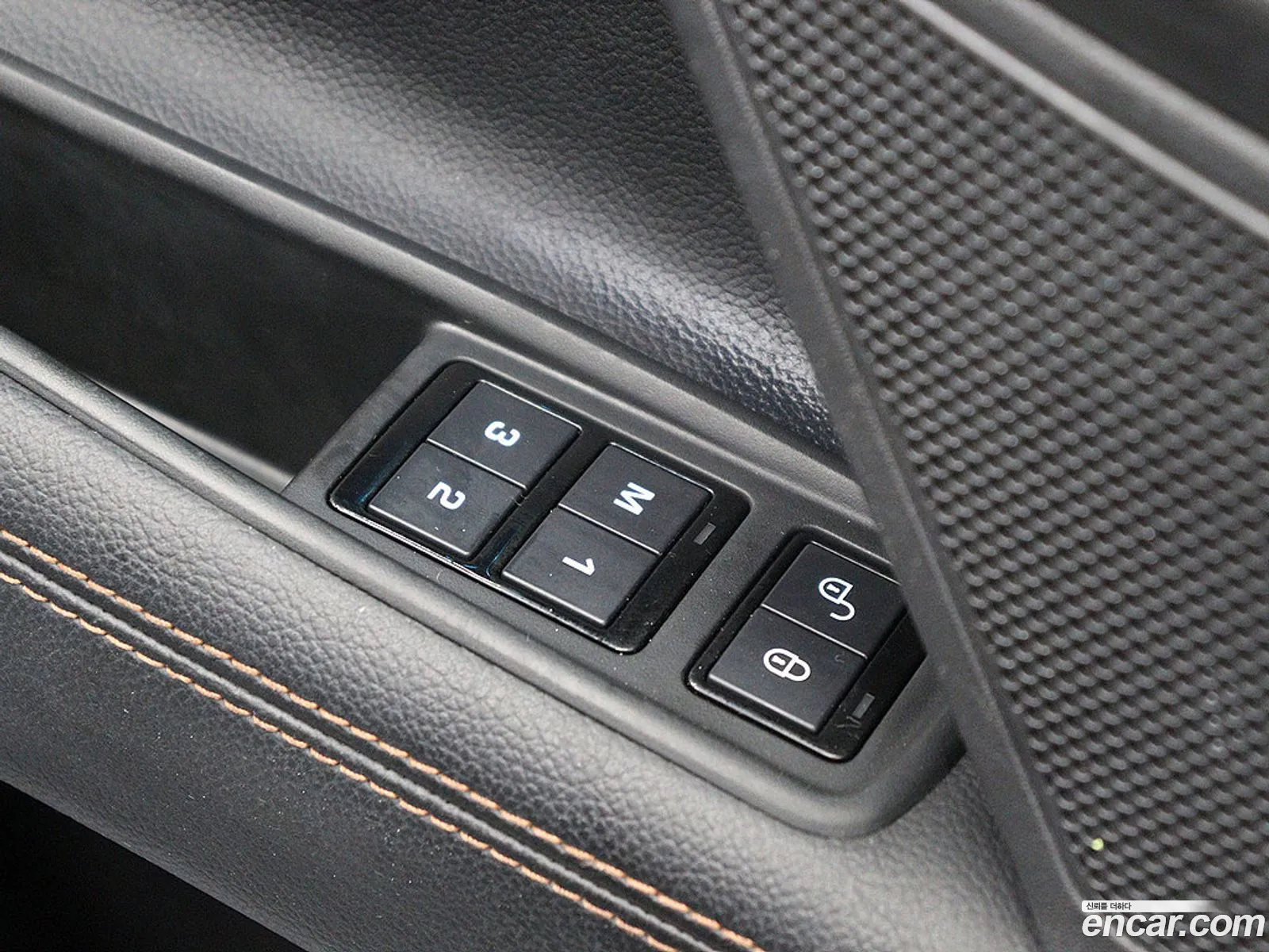 Jaguar XE 2018 — 17