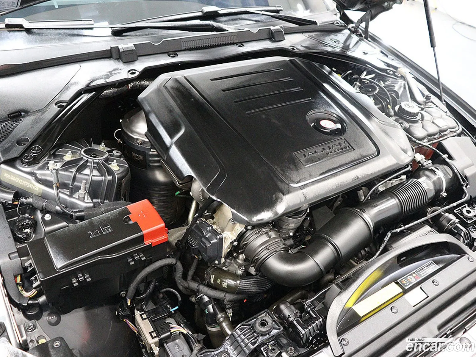 Jaguar XE 2018 — 9