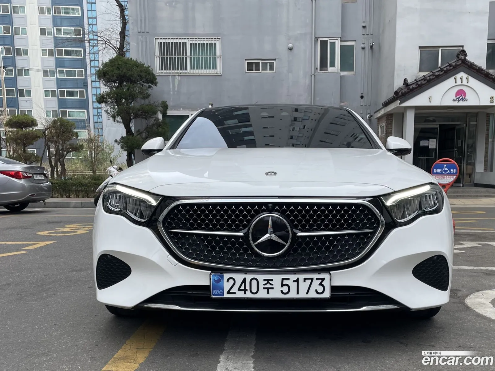 Mercedes-Benz E-Class W214 2024 — 13