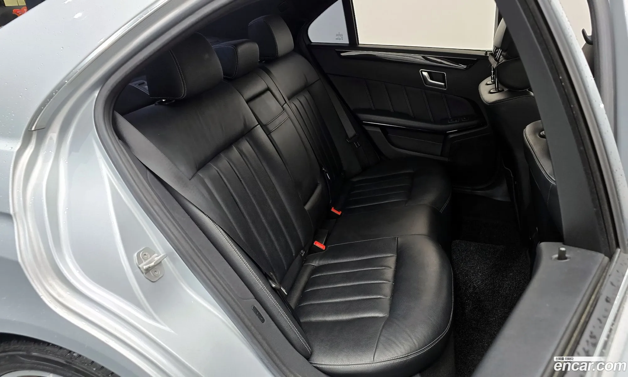 Mercedes-Benz E-Class W212 2013 WDDHF5FB5EA855484 — 17