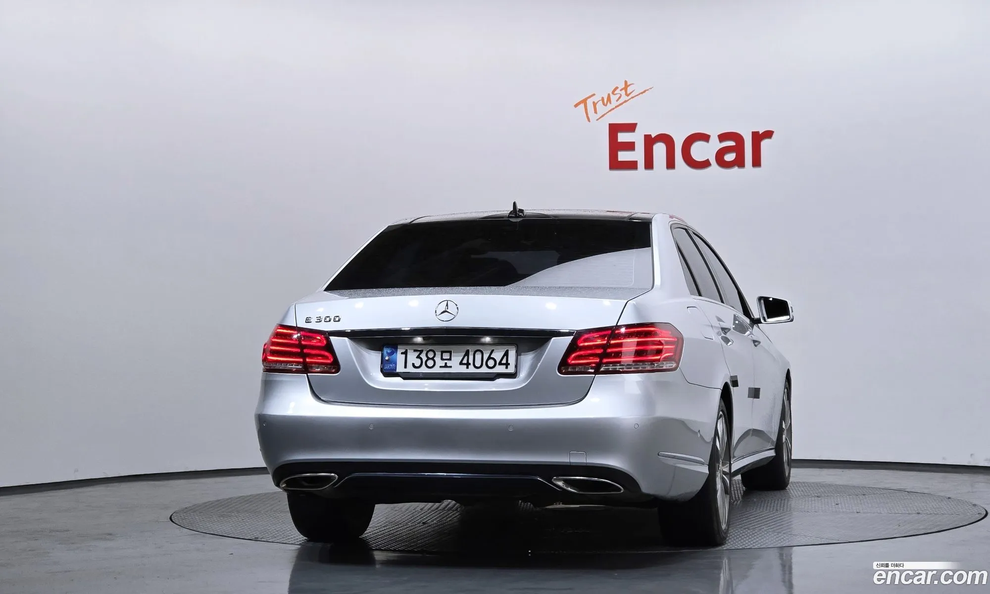 Mercedes-Benz E-Class W212 2013 WDDHF5FB5EA855484 — 19