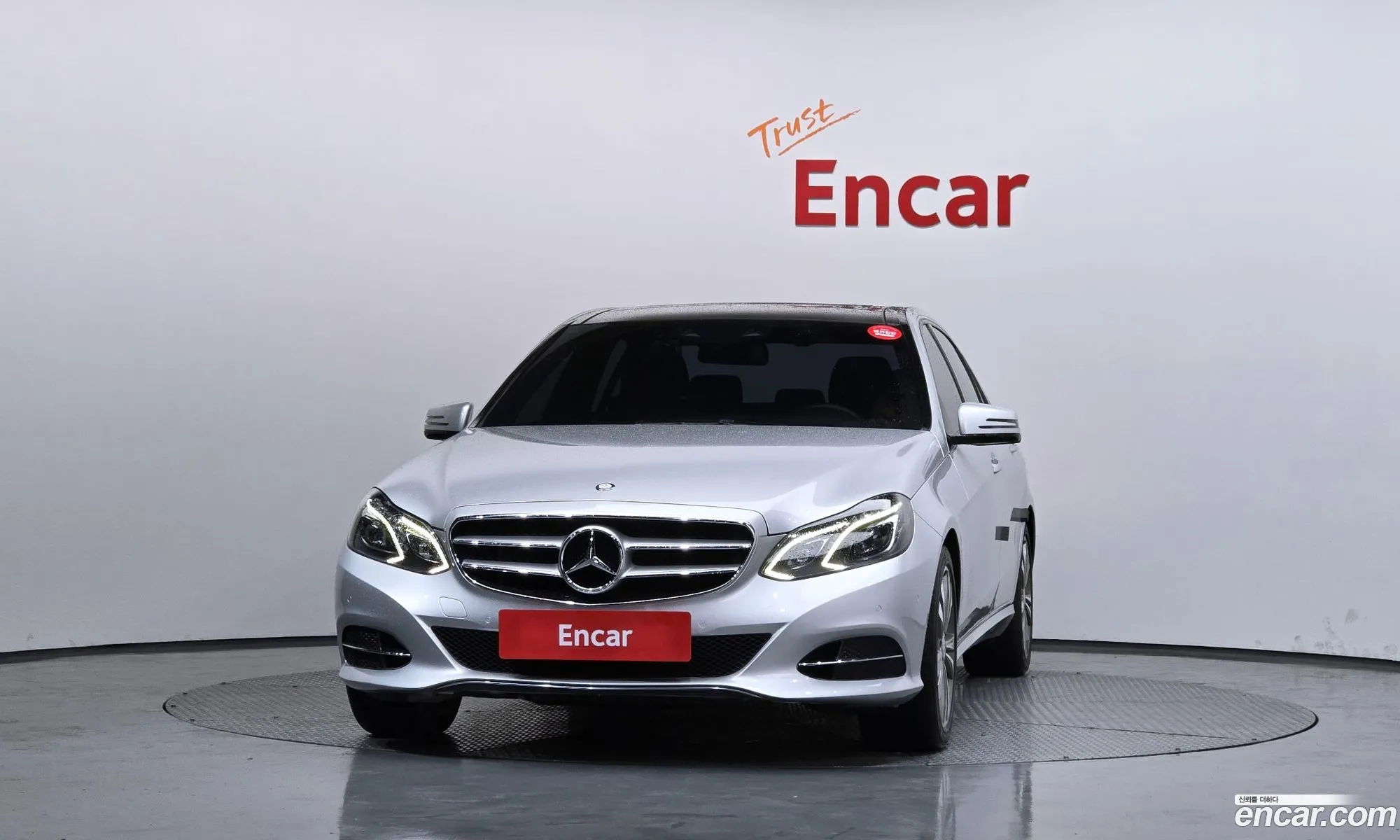 Mercedes-Benz E-Class W212 2013 WDDHF5FB5EA855484 — 14
