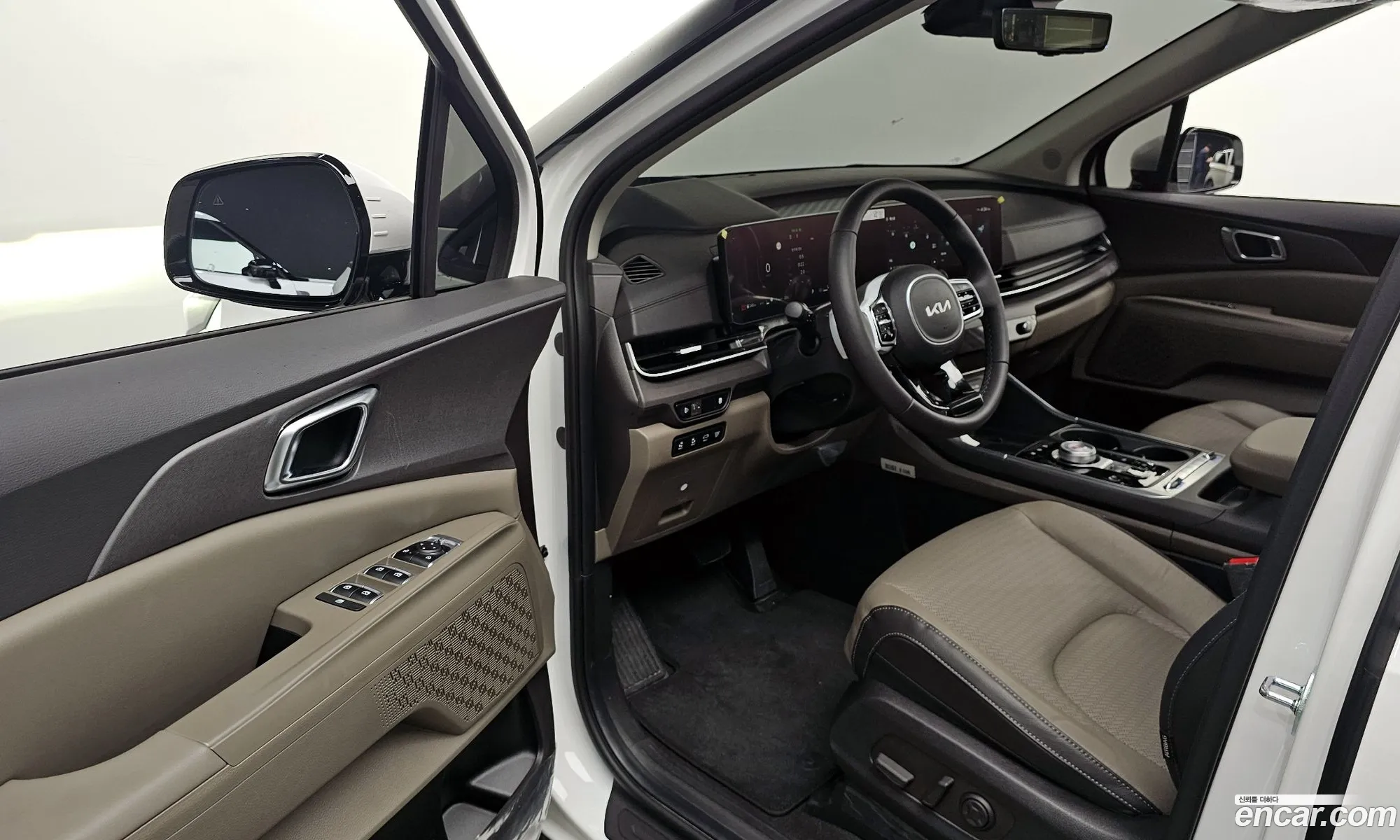 Kia Carnival 2024 KNANC81ABSS016564 — 2