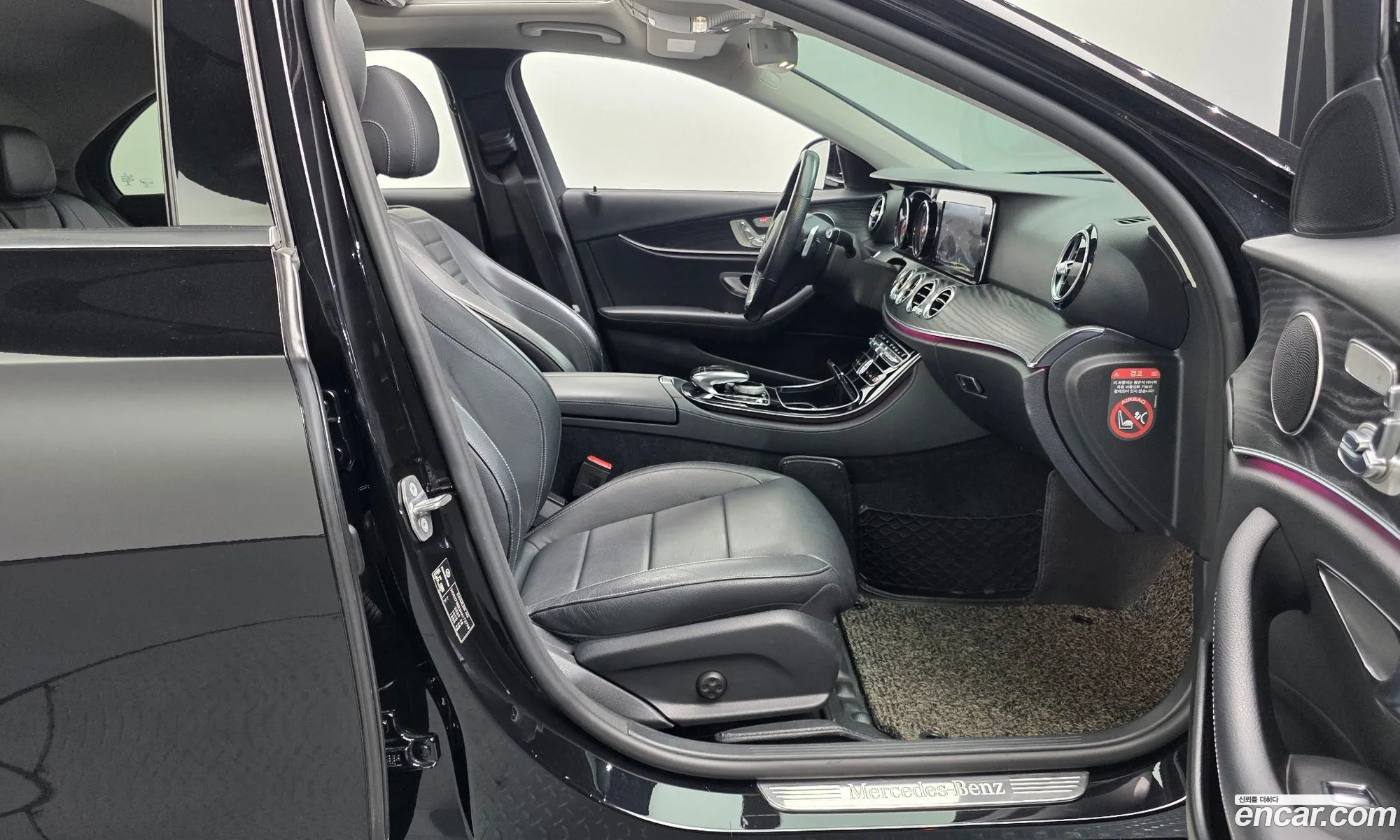 Mercedes-Benz E-Class W213 2017 WDDZF0EB2HA172798 — 10