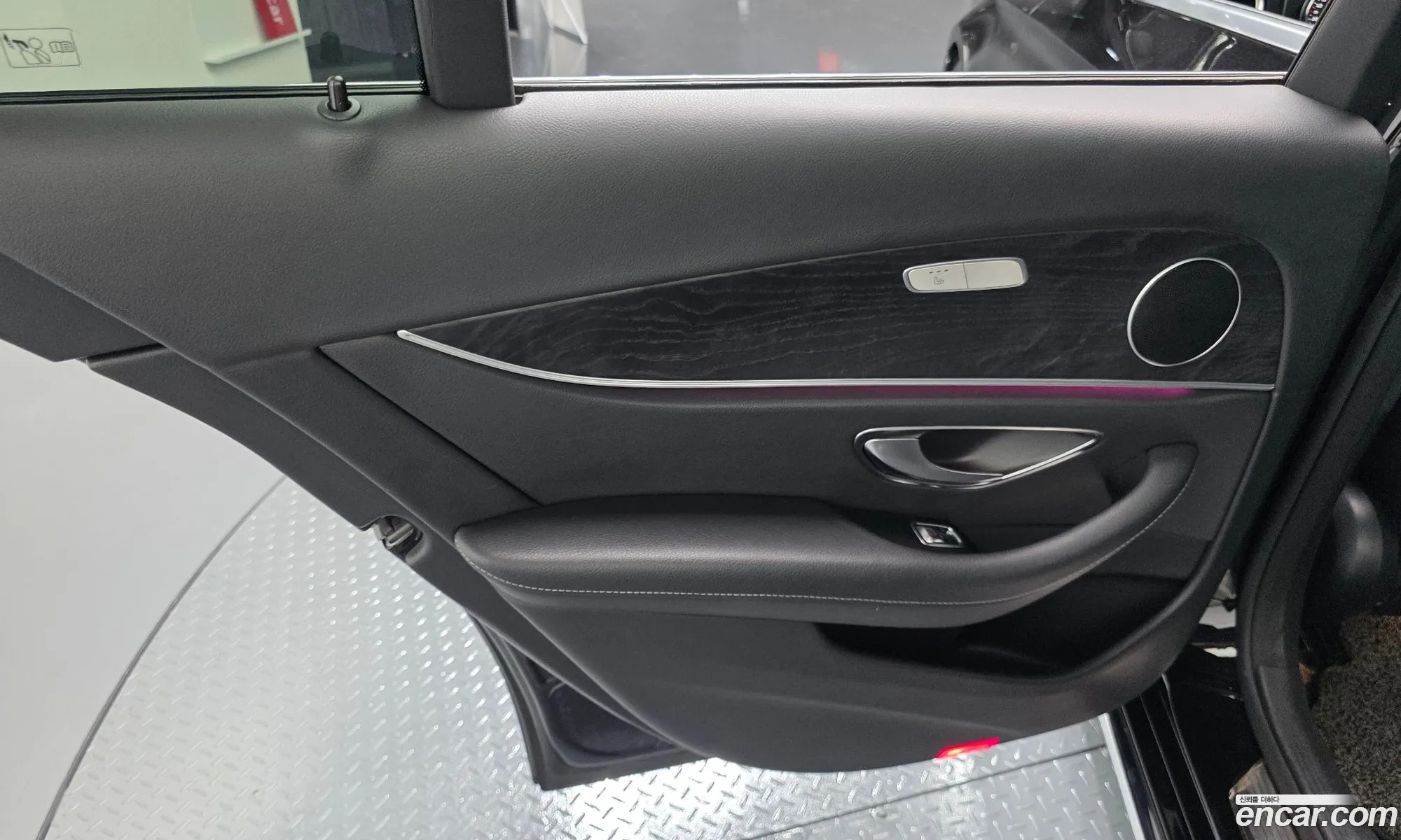 Mercedes-Benz E-Class W213 2017 WDDZF0EB2HA172798 — 22