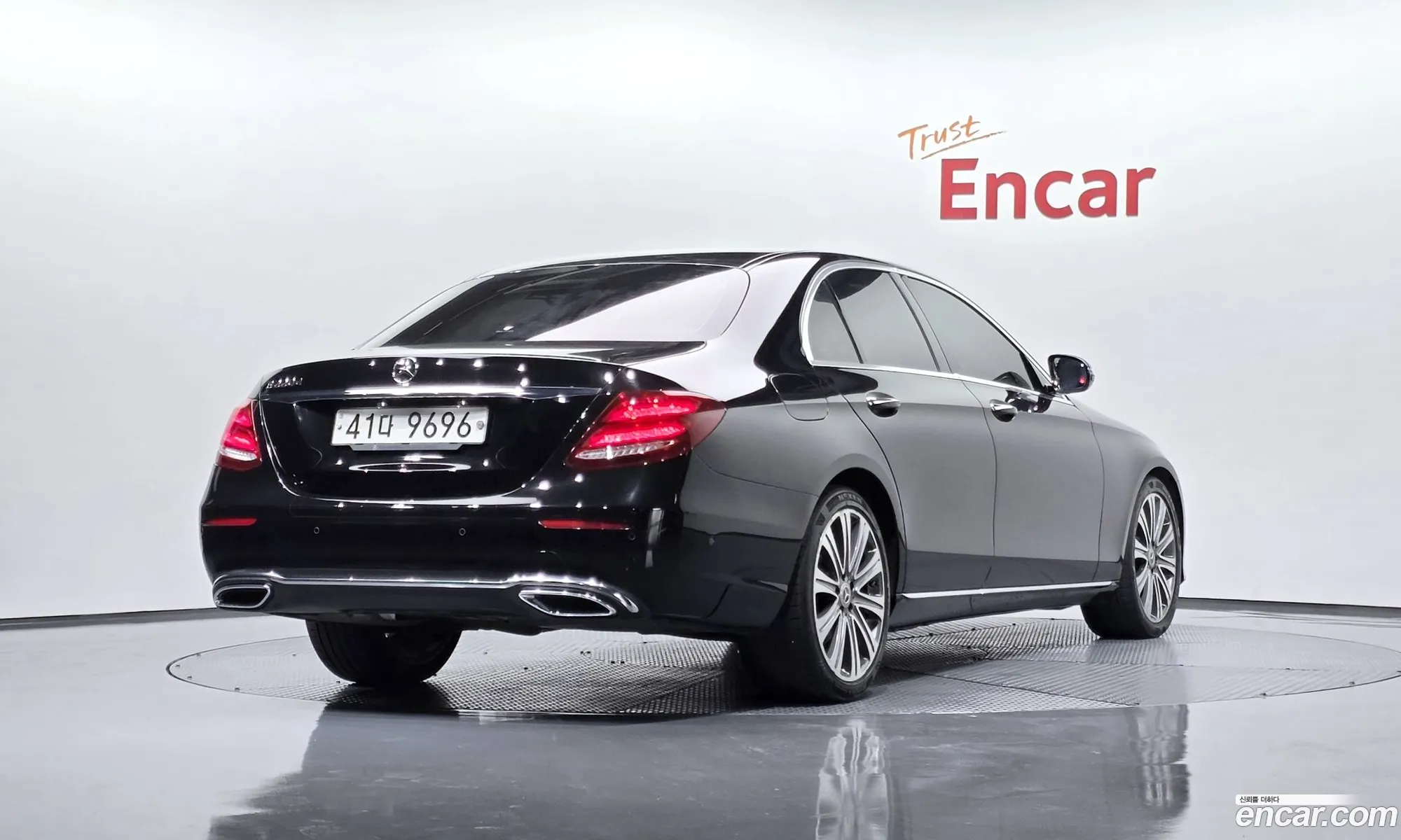 Mercedes-Benz E-Class W213 2017 WDDZF0EB2HA172798 — 26