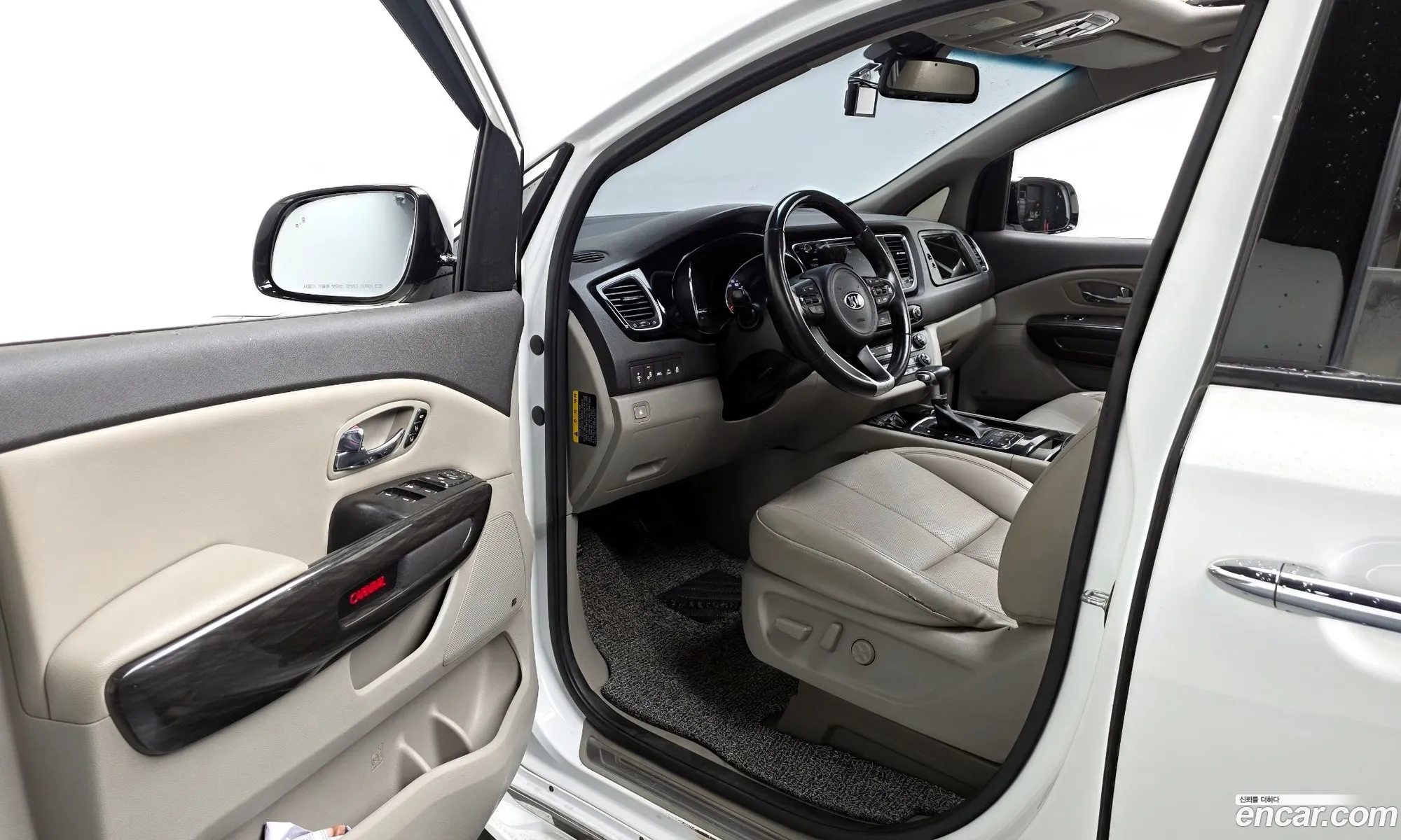 Kia Carnival 2017 KNAMD81ABJS357222 — 9