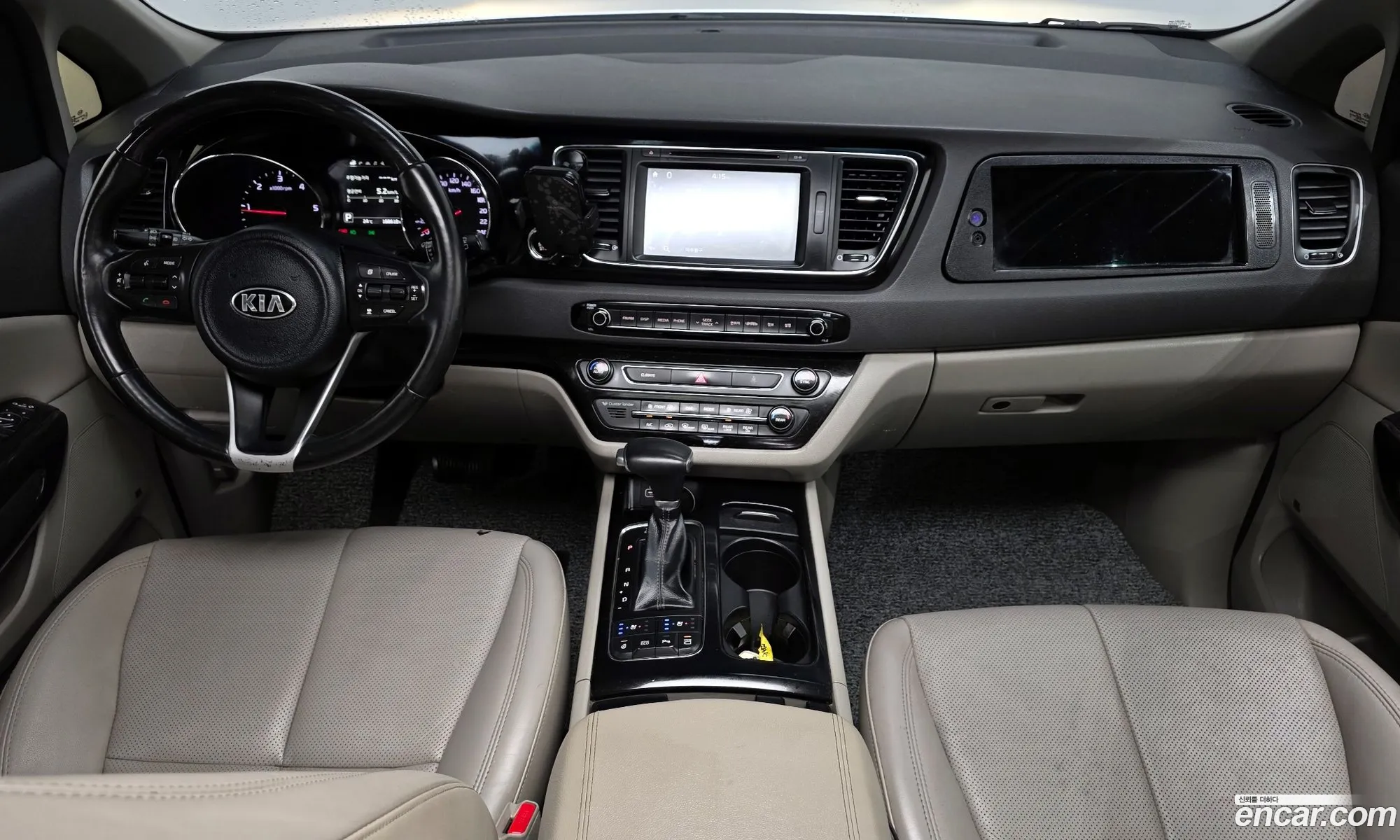 Kia Carnival 2017 KNAMD81ABJS357222 — 2
