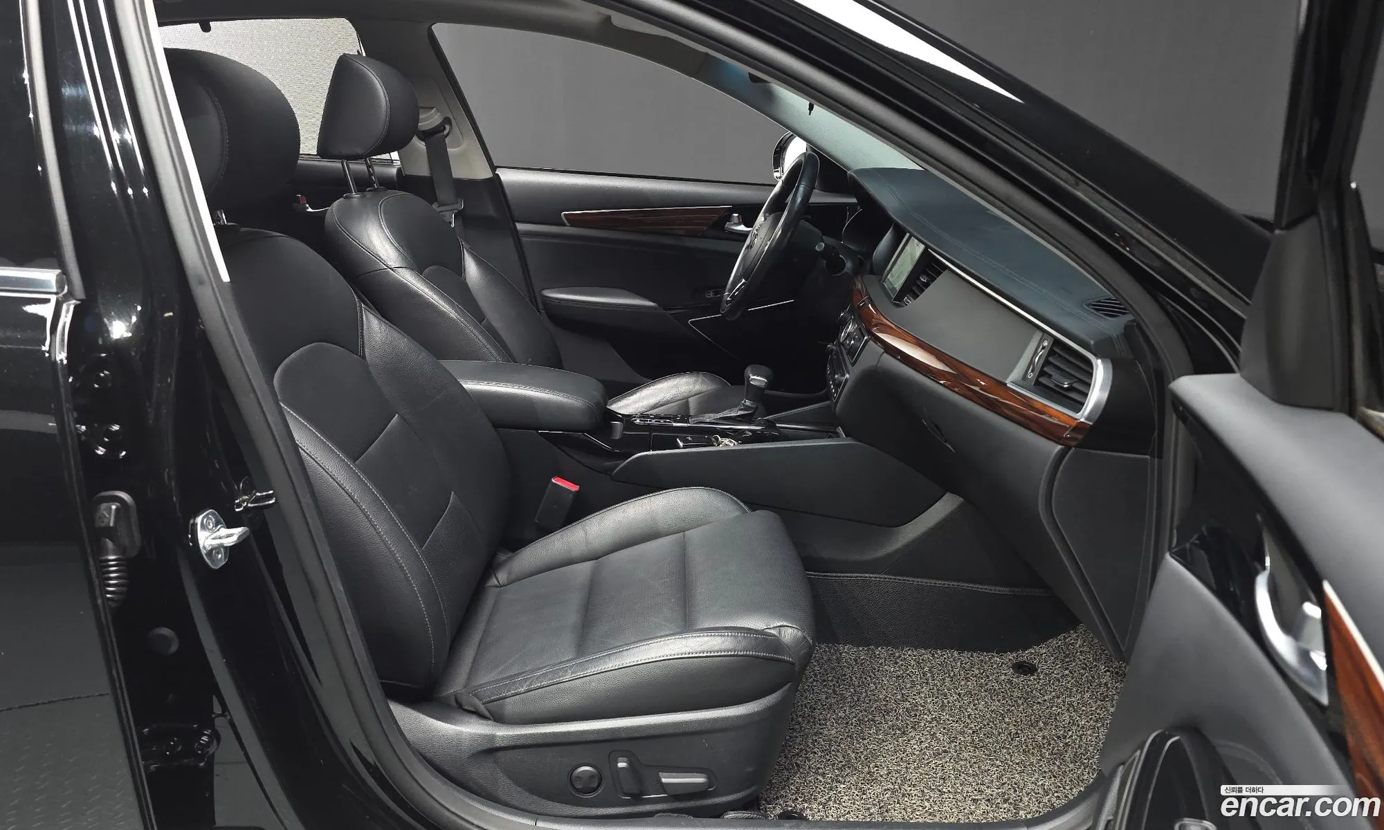 Kia K7 2016 — 26
