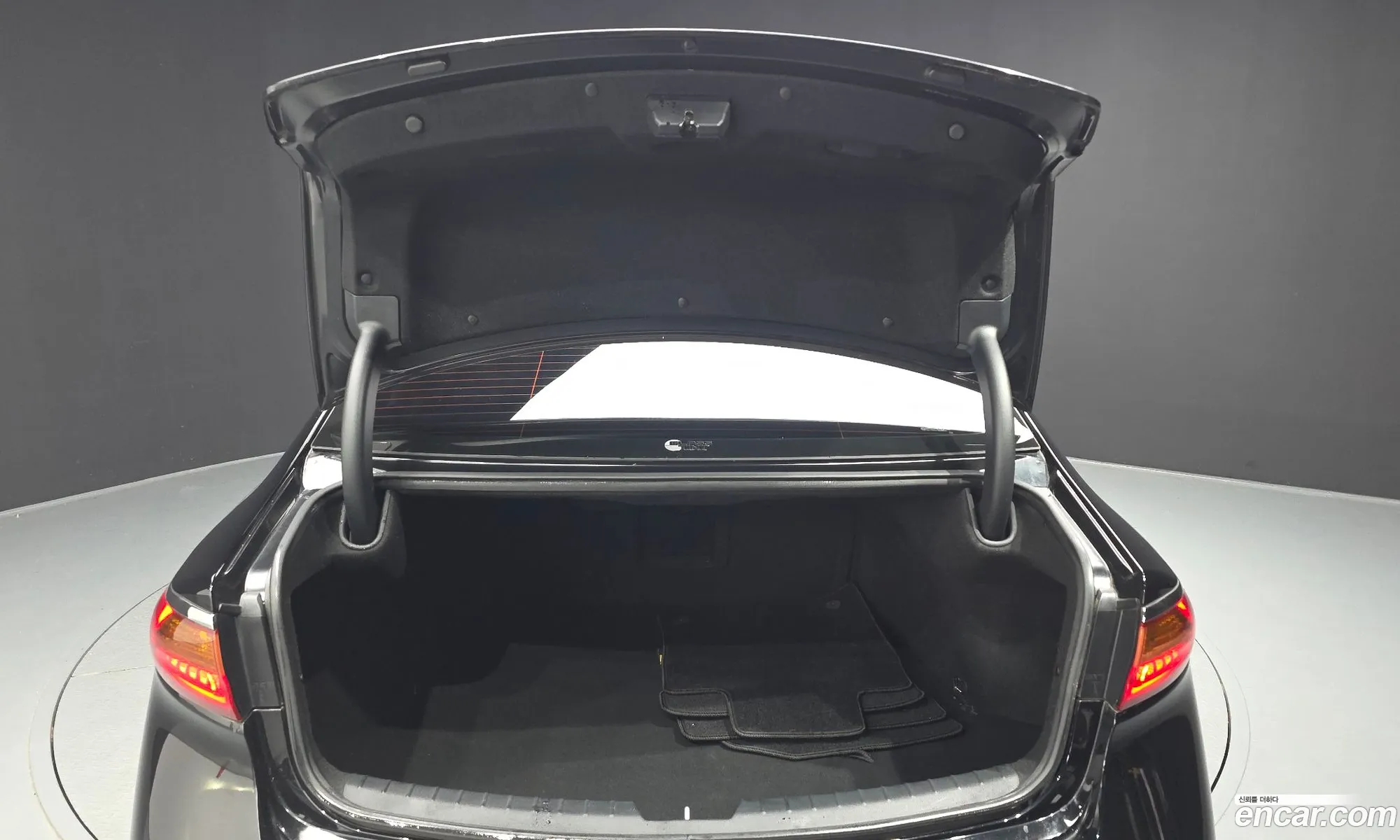 Kia K7 2016 — 28