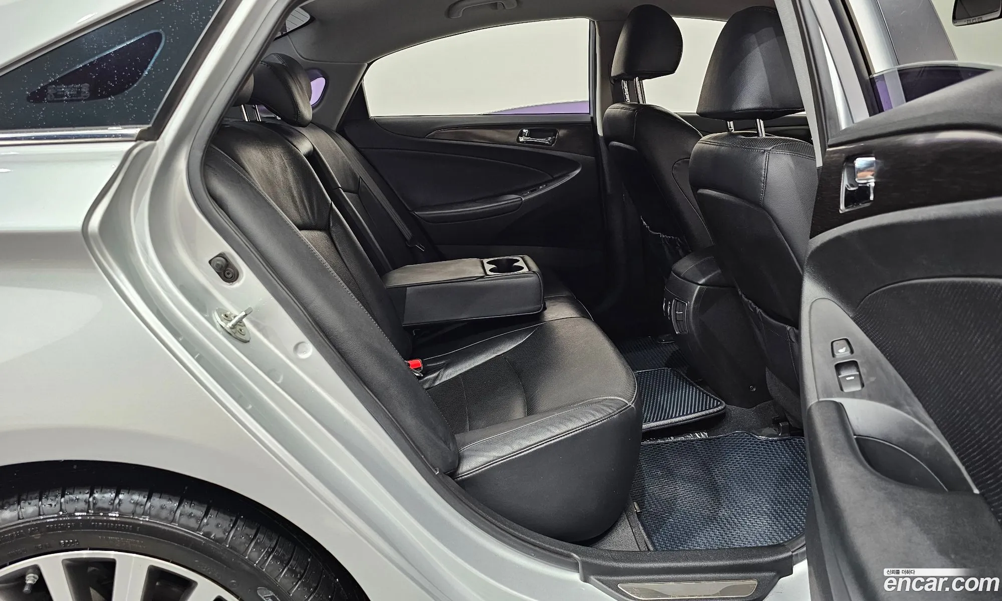 Hyundai YF Sonata 2012 KMHEC41ABCA424738 — 4
