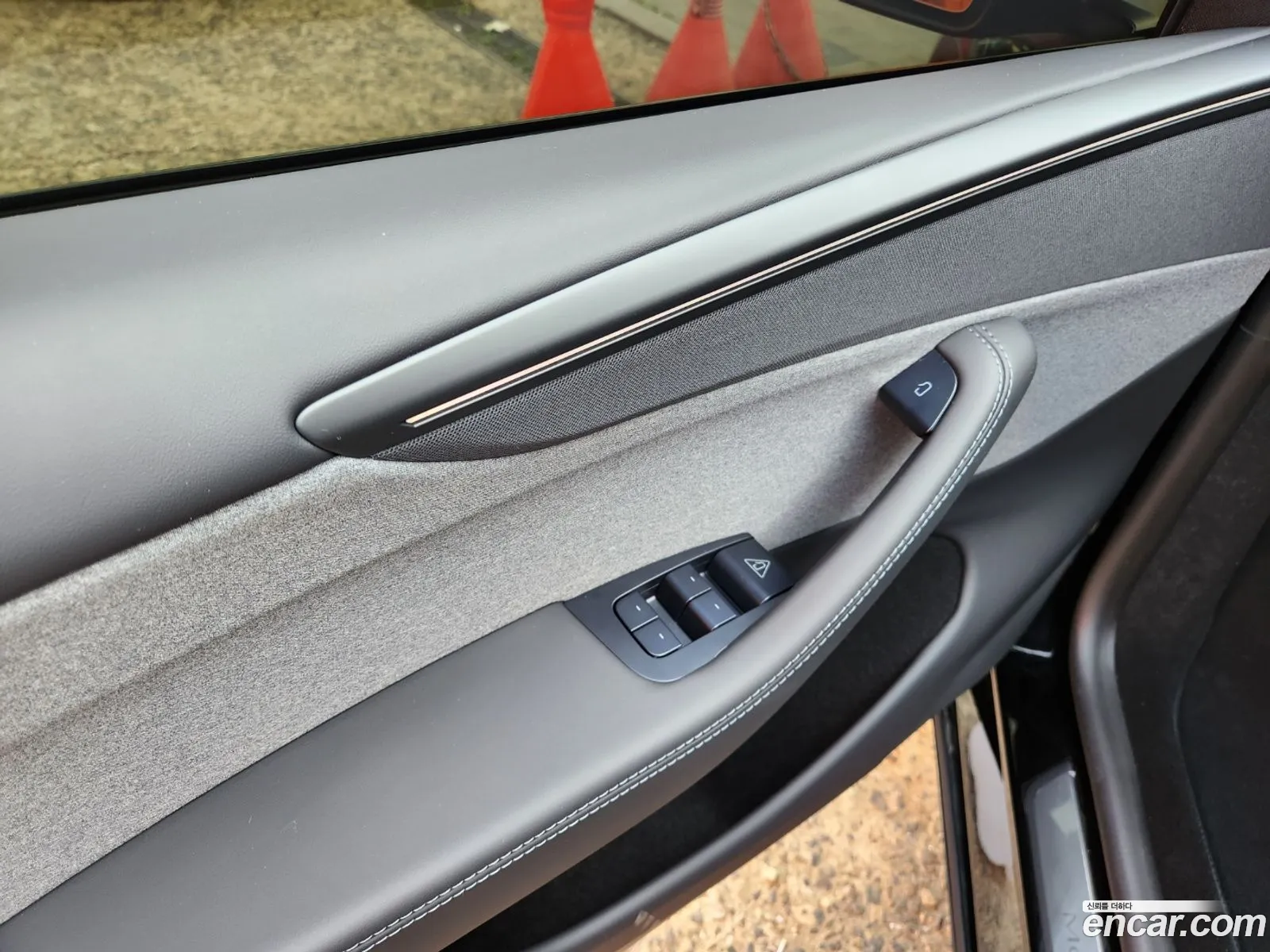 Tesla Model Y 2026 — 8