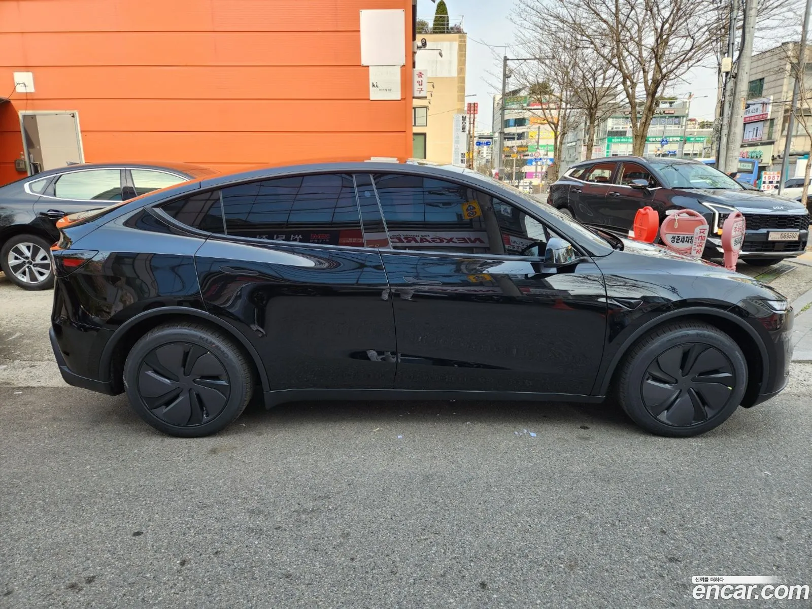 Tesla Model Y 2026 — 11