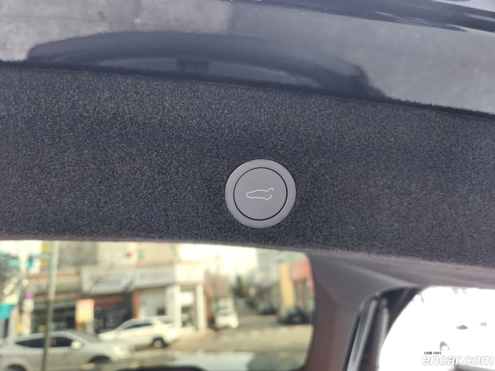 Tesla Model Y 2026 — 18
