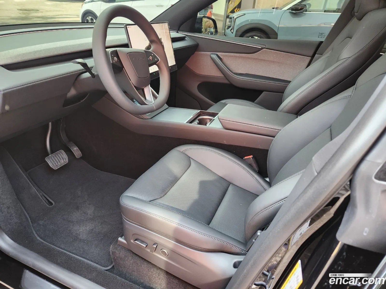 Tesla Model Y 2026 — 3