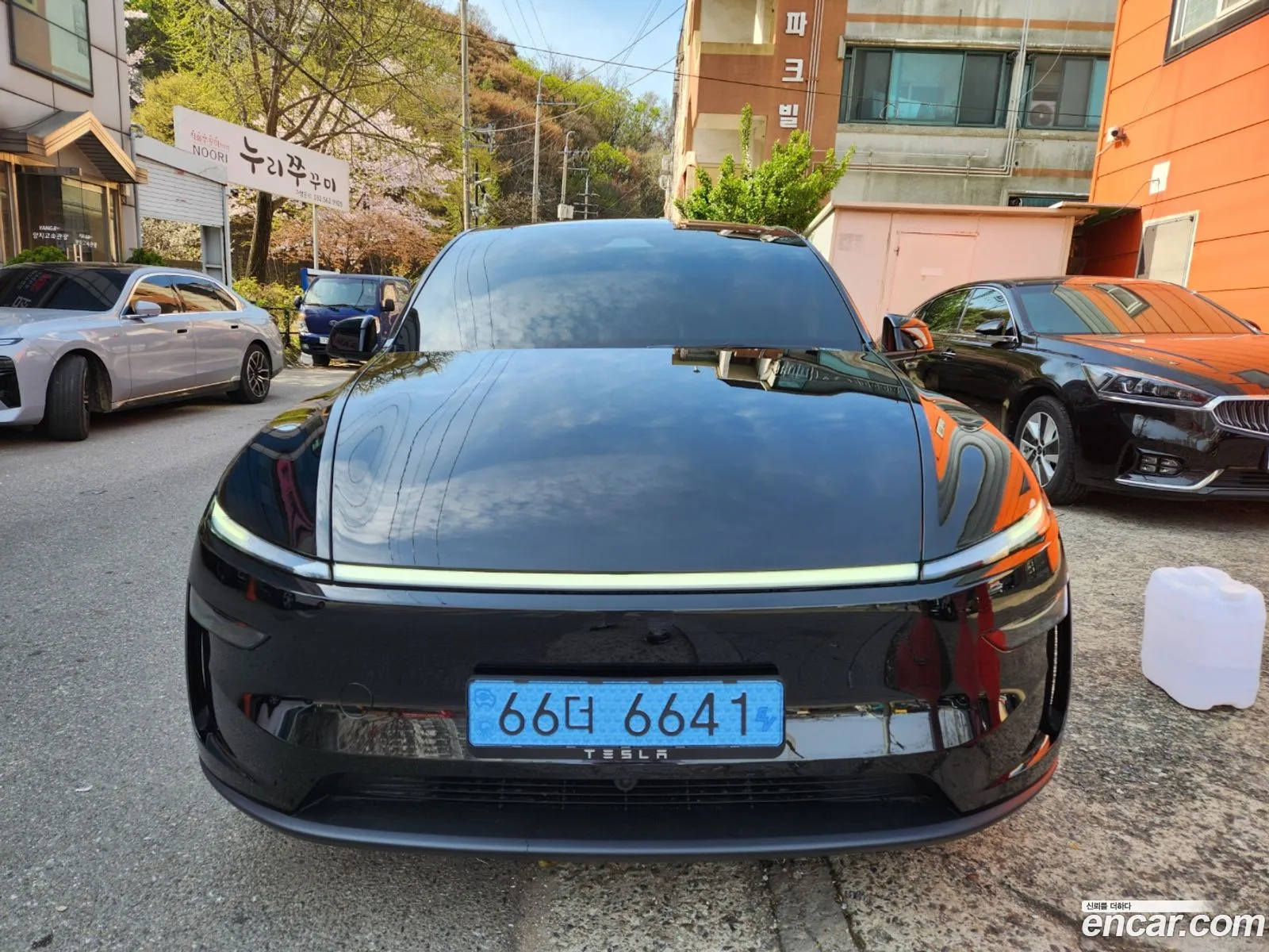 Tesla Model Y 2026 — 17
