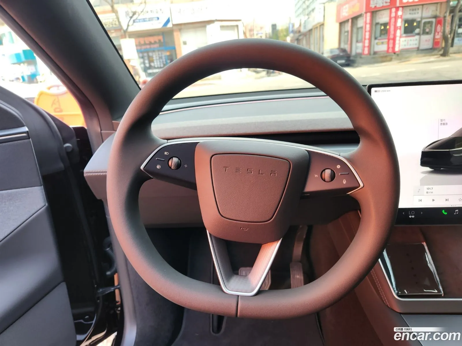 Tesla Model Y 2026 — 7