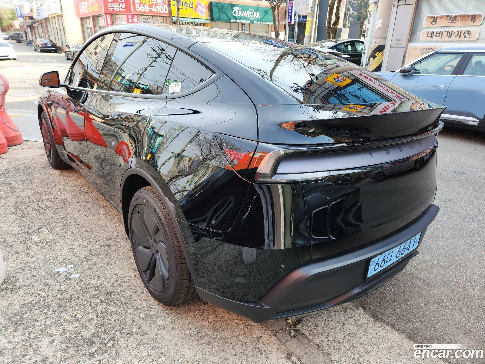 Tesla Model Y 2026 — 12