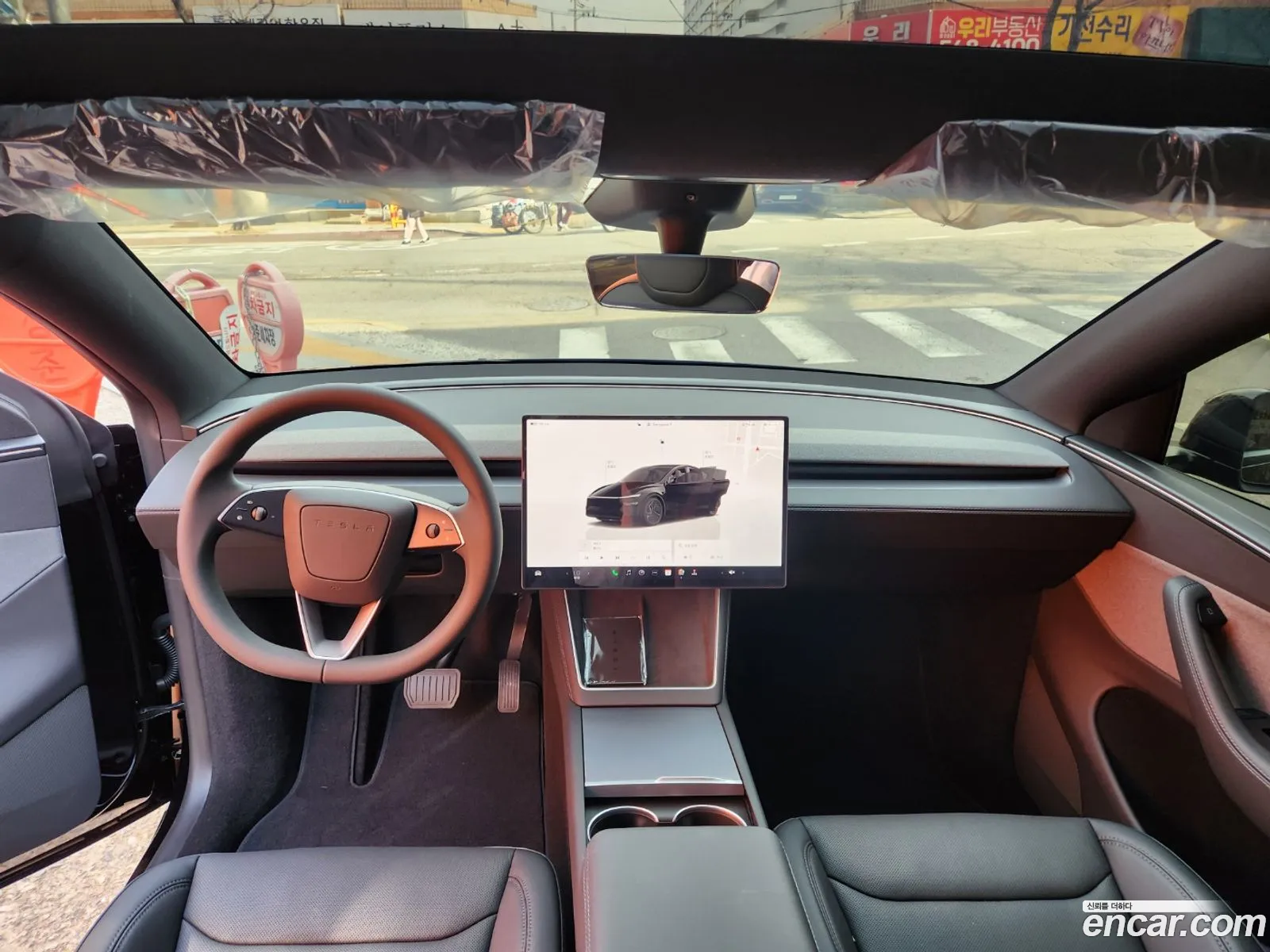 Tesla Model Y 2026 — 5