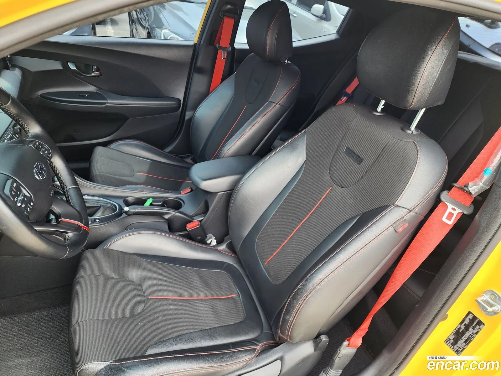 Hyundai Veloster 2018 — 14