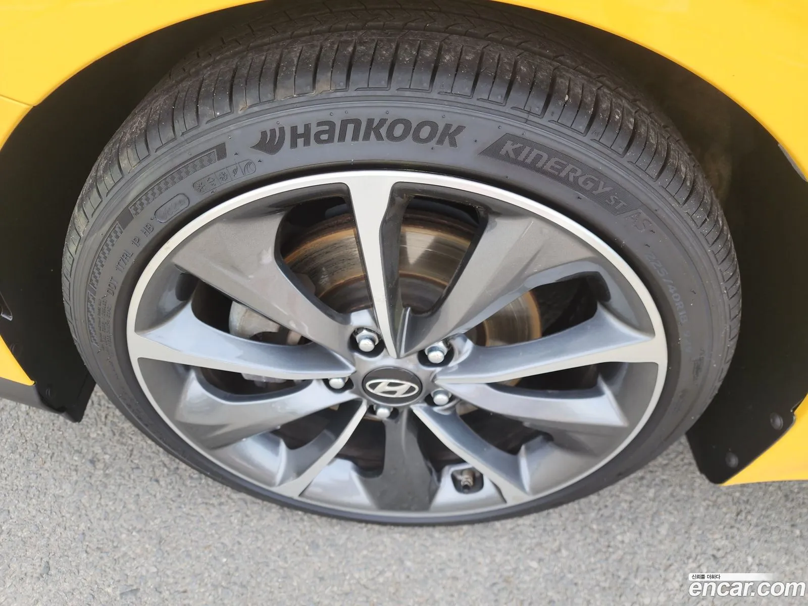 Hyundai Veloster 2018 — 17