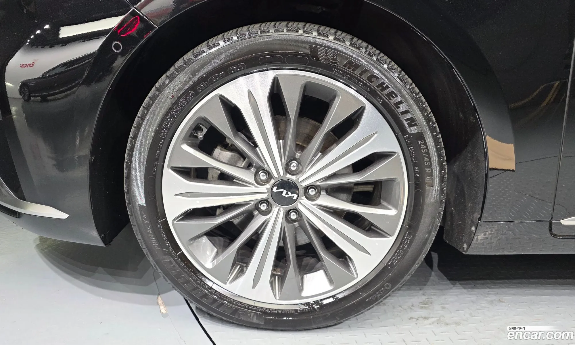 Kia K8 Hybrid 2023 — 11