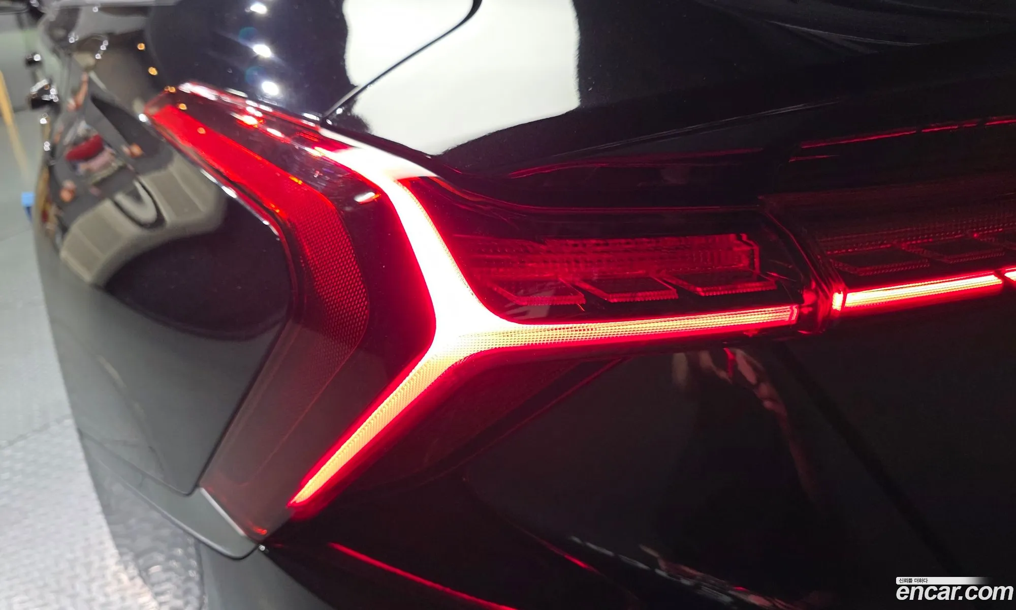 Kia K8 Hybrid 2023 — 16