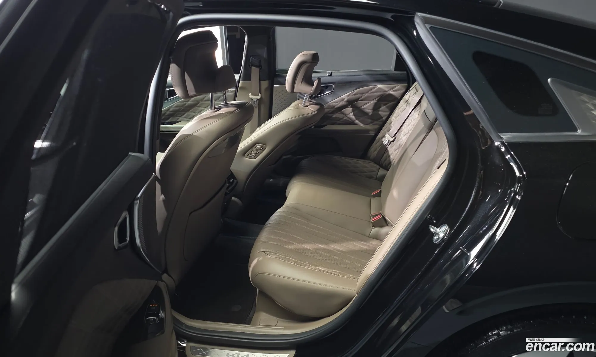 Kia K8 Hybrid 2023 — 5