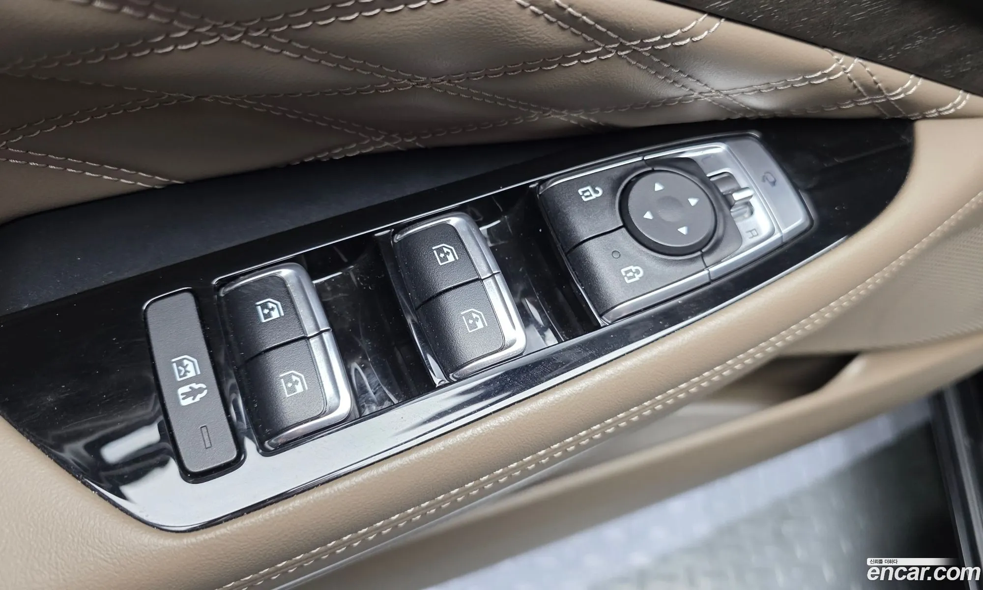 Kia K8 Hybrid 2023 — 22