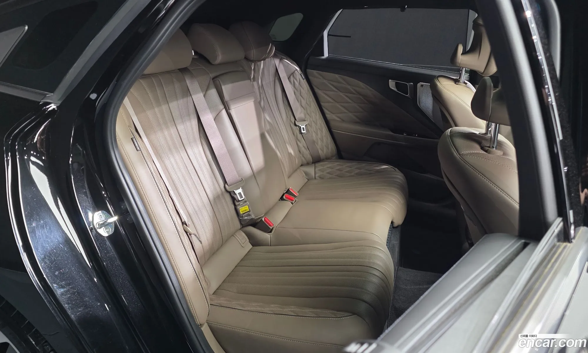 Kia K8 Hybrid 2023 — 21