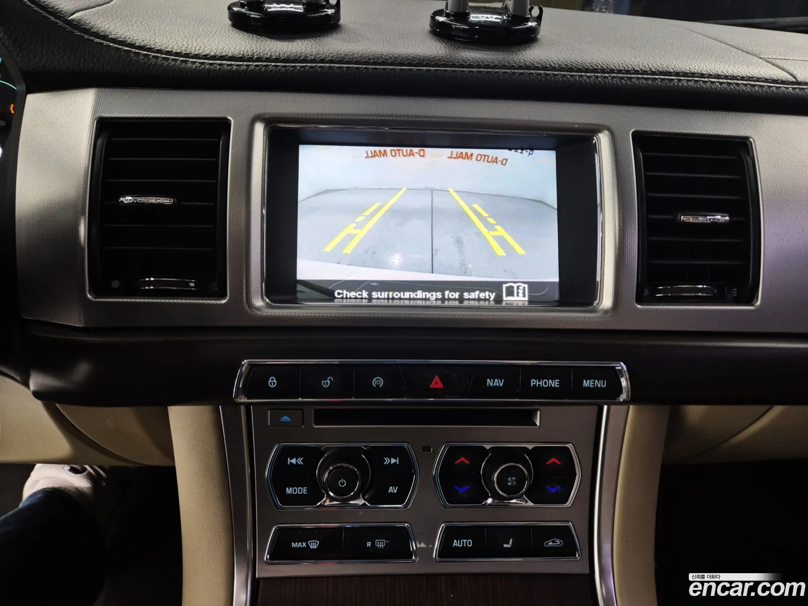 Jaguar XF 2015 — 15