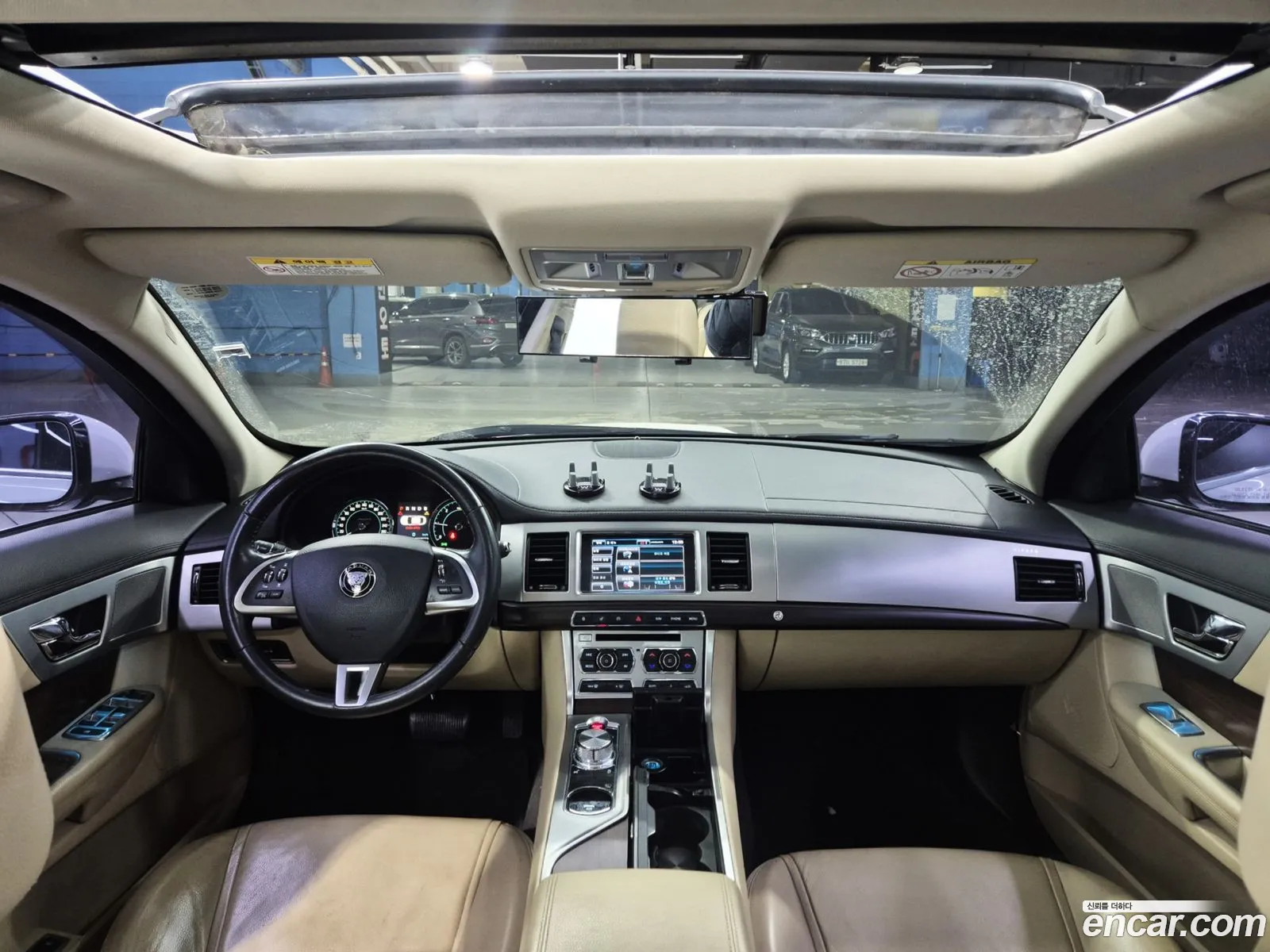 Jaguar XF 2015 — 8