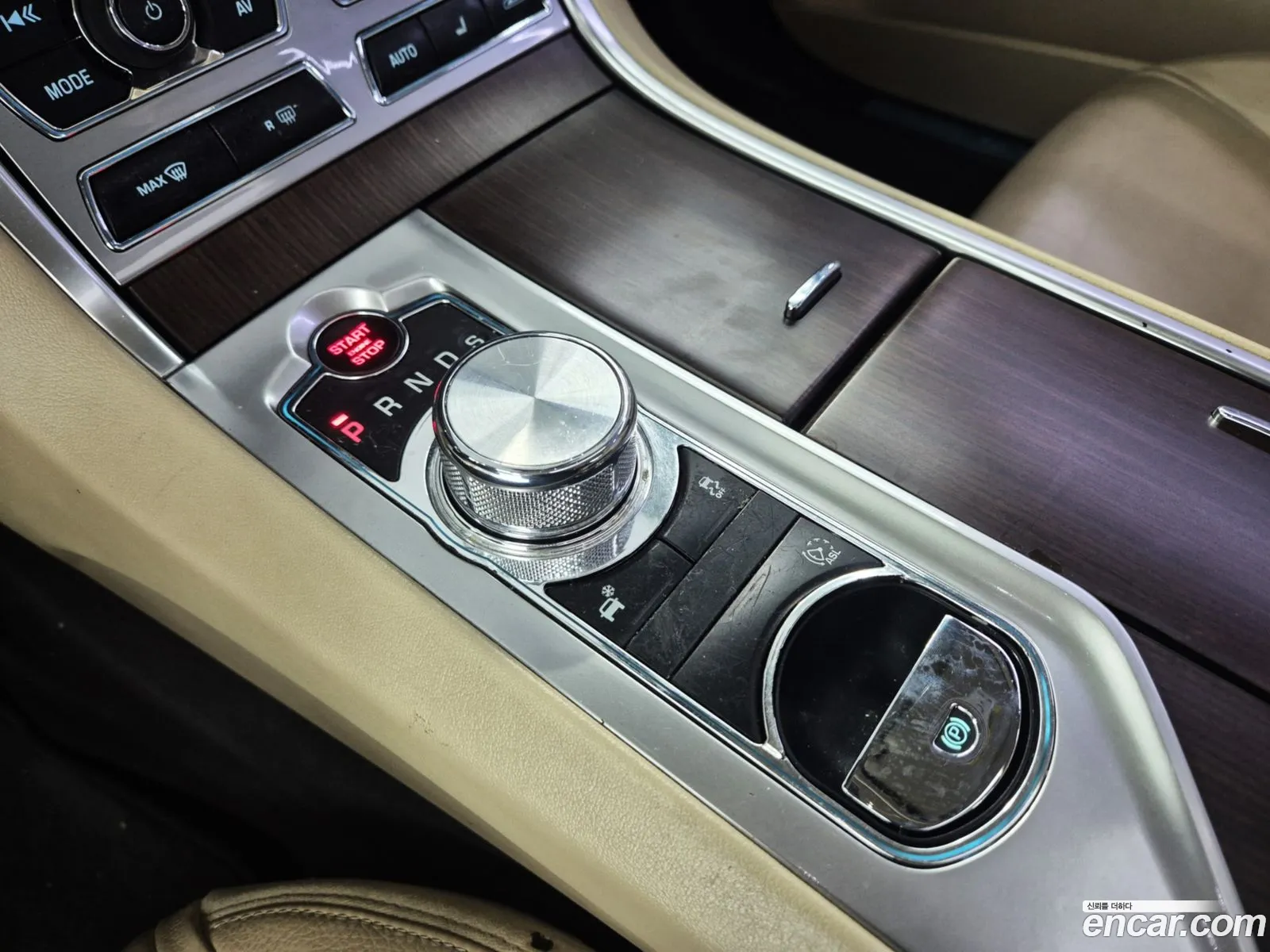 Jaguar XF 2015 — 12