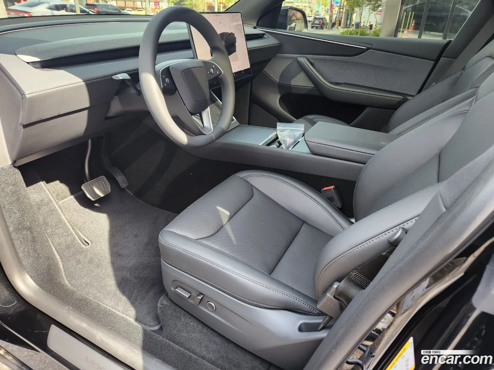 Tesla Model Y 2026 — 2