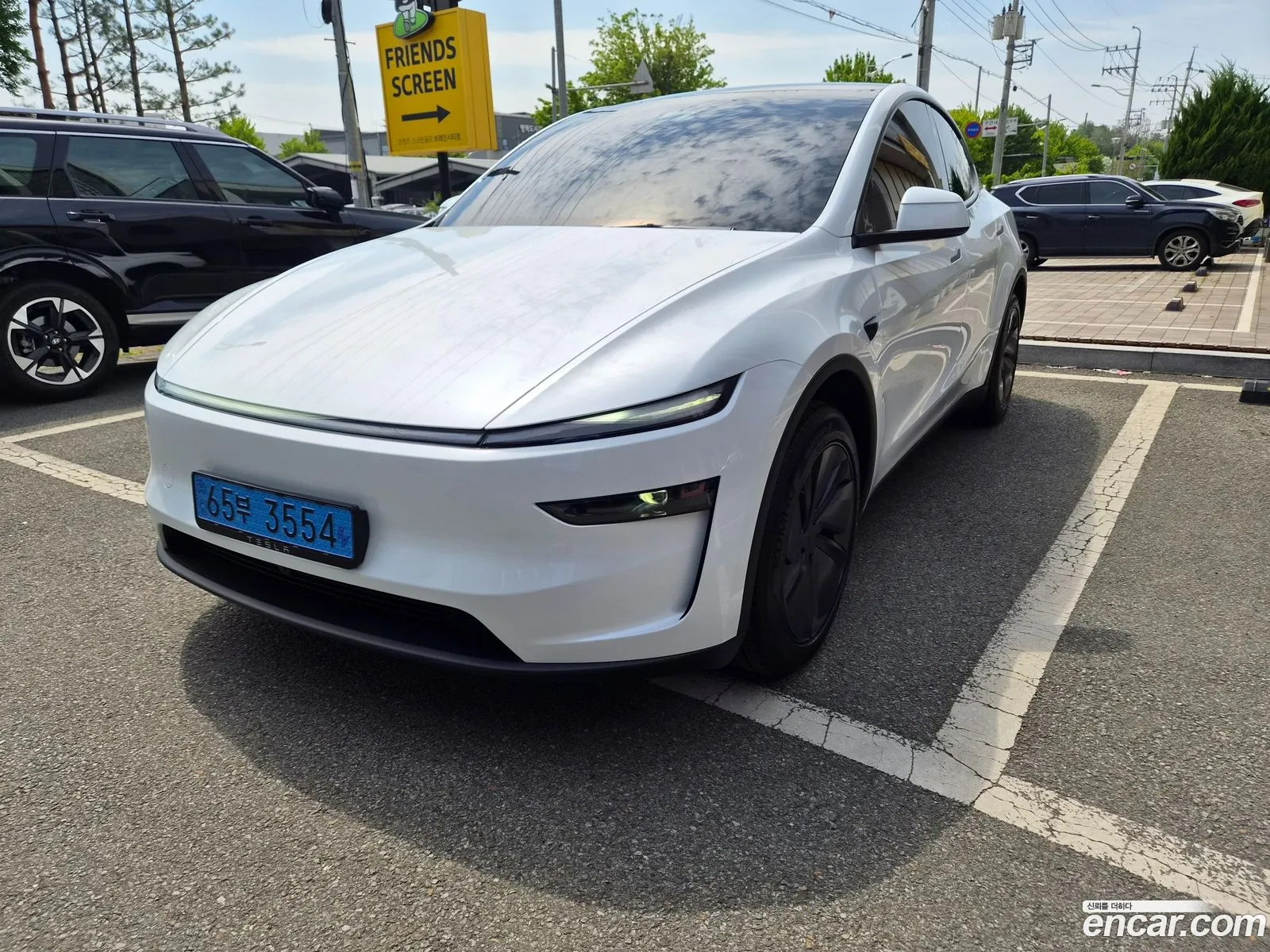 Tesla Model Y 2026 — 15