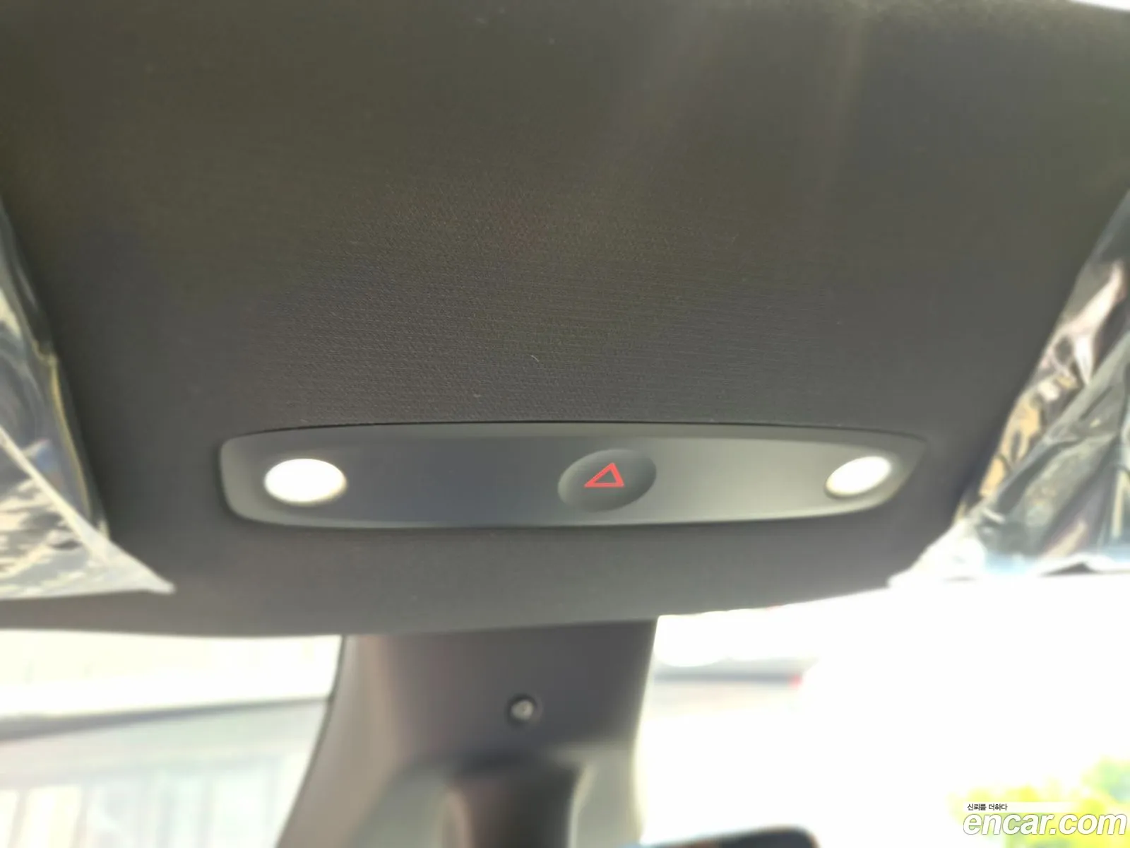 Tesla Model Y 2026 — 17