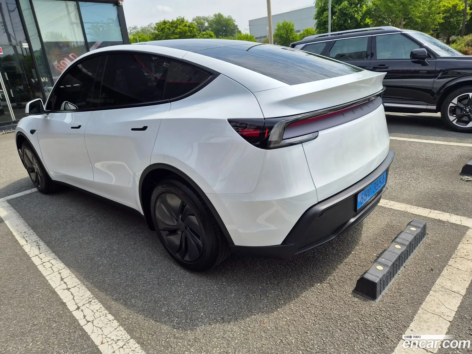 Tesla Model Y 2026 — 6