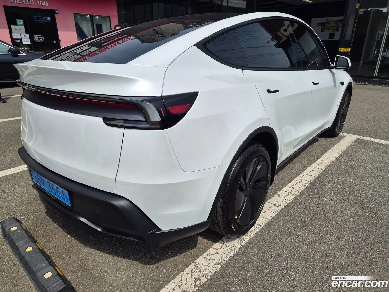 Tesla Model Y 2026 — 9