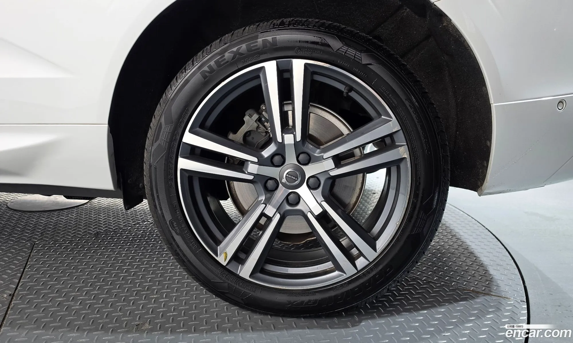 Volvo XC60 2020 — 12
