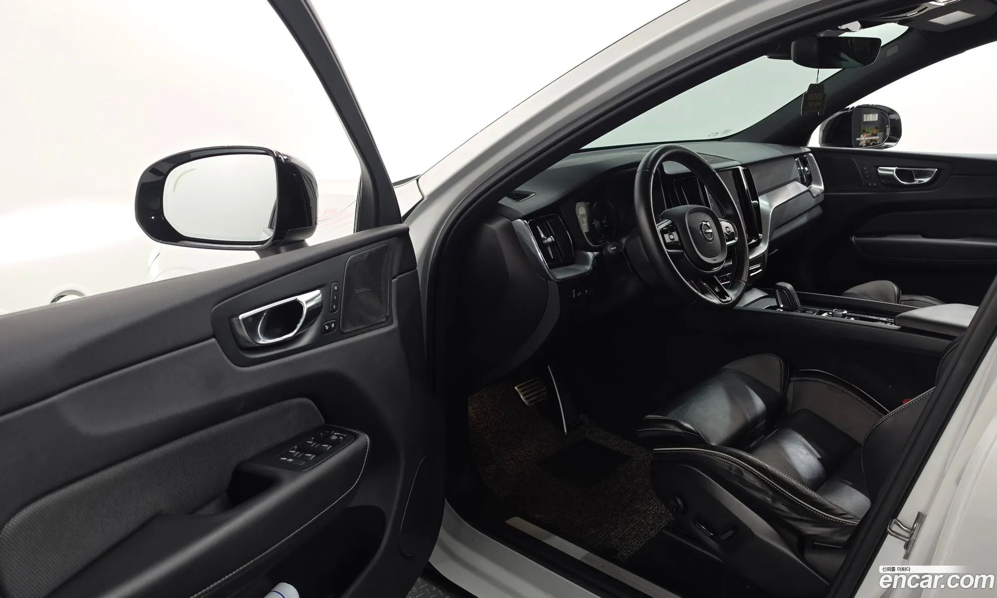 Volvo XC60 2020 — 6
